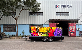 “高亮” LED 顯示屏拖車，宣傳展示的 “移動強(qiáng)援”